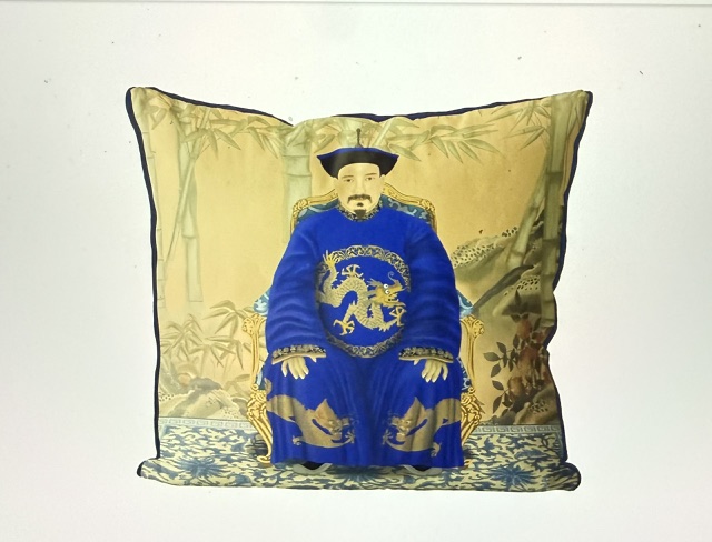 Chinese Ancestor Emperor II Cushion Cover– Portrait in Blue or Red Robes - Image 3
