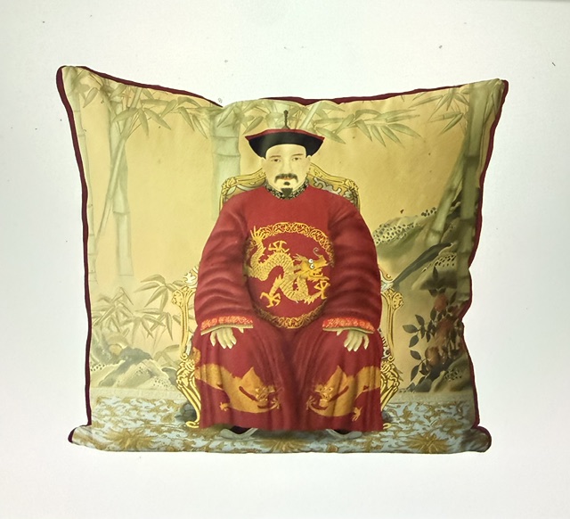 Chinese Ancestor Emperor II Cushion Cover– Portrait in Blue or Red Robes - Image 5