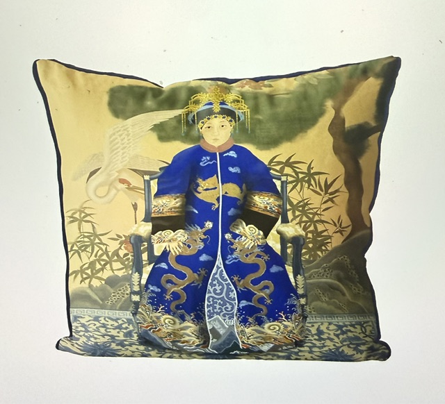 Chinese Ancestor Empress II Cushion Cover – Portrait in Blue or Red Robes - Image 5